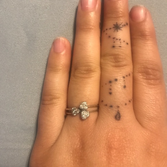Diamond ring - Picture 1 of 4